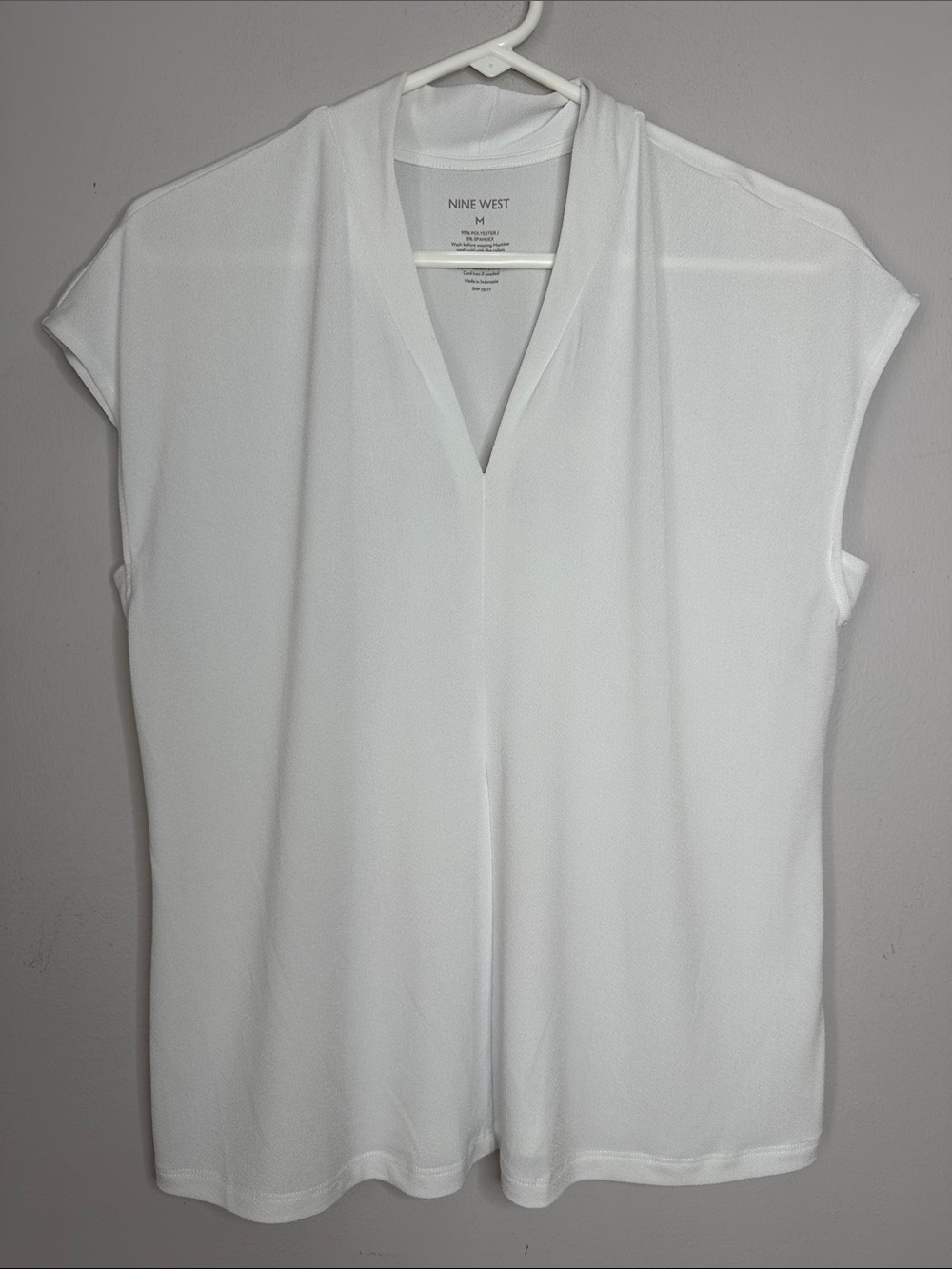 Nine West White V-Neck Cap Sleeve Blouse